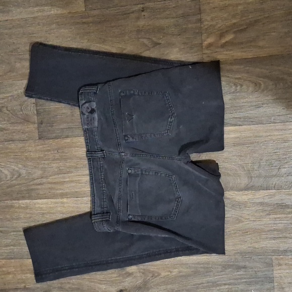 Guess Jeans 1981 Black Stretch Jeans. - Picture 2 of 11